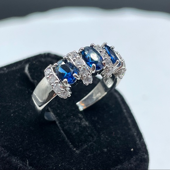 Beautiful Blue Sapphire White Diamond CZ‎ Silver Plated Ring Band - Picture 2 of 10